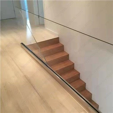 Aluminijasta steklena ograja z U kanalom