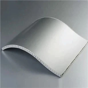 Ukrivljena plošča iz satja iz aluminija